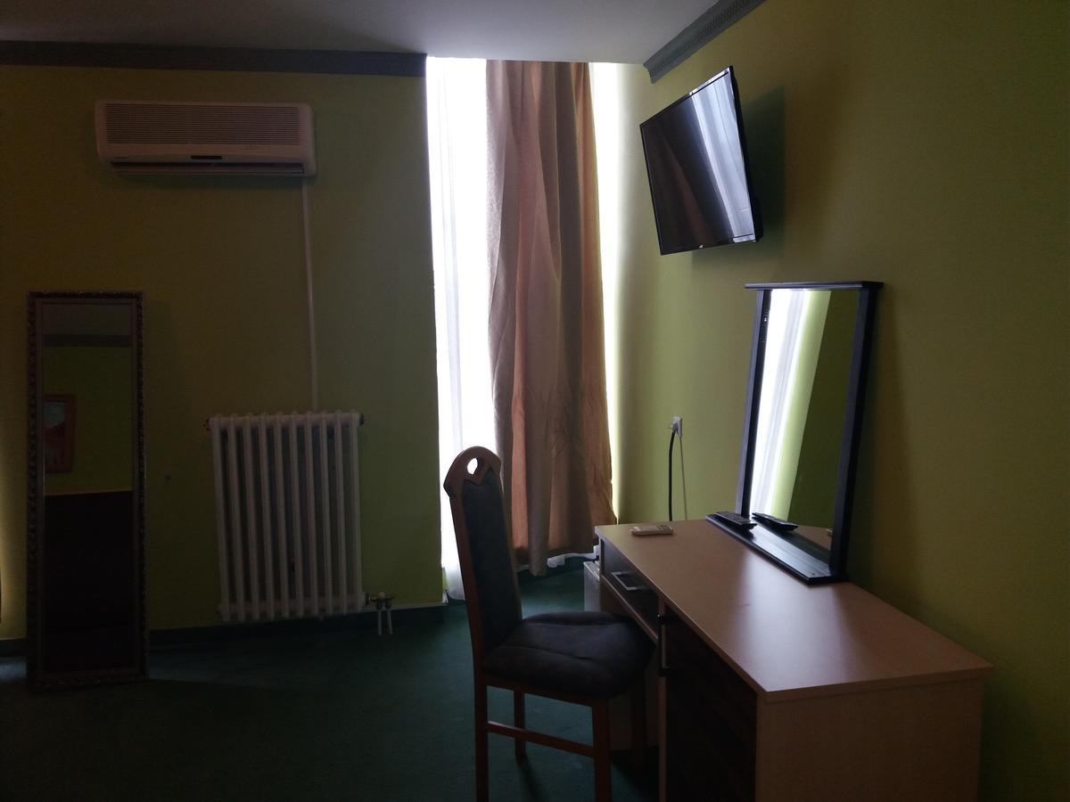 Hotel & Restaurant Great Wall - Airport Sarajewo Zewnętrze zdjęcie