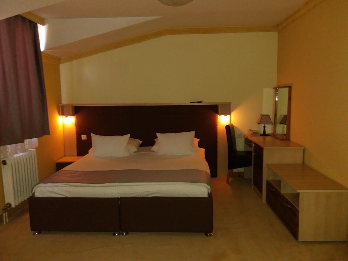 Hotel & Restaurant Great Wall - Airport Sarajewo Zewnętrze zdjęcie