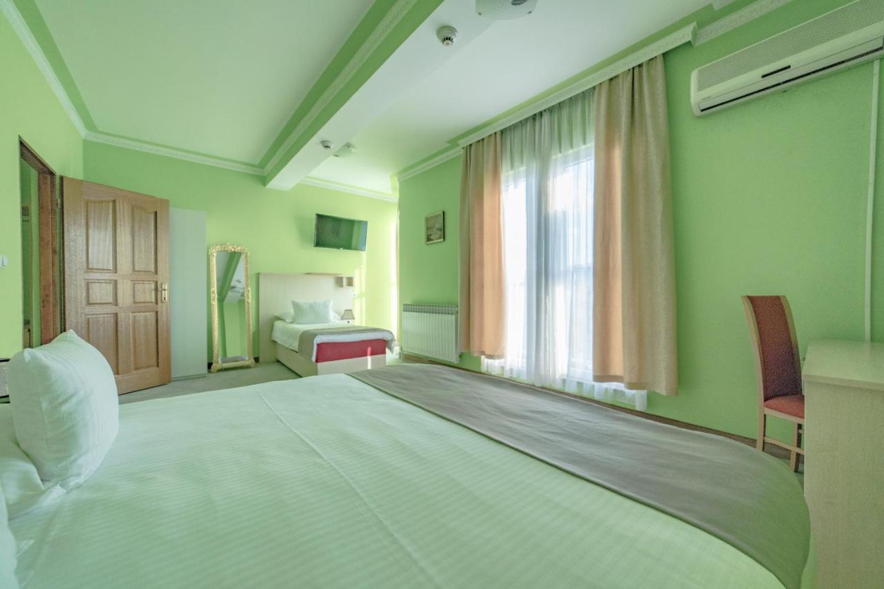 Hotel & Restaurant Great Wall - Airport Sarajewo Zewnętrze zdjęcie