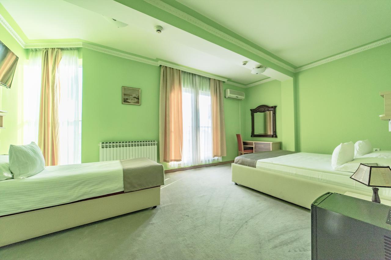 Hotel & Restaurant Great Wall - Airport Sarajewo Zewnętrze zdjęcie